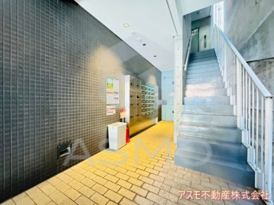 【エントランス】 | アーバンフラッツ湊町（旧：La Douceur湊町）