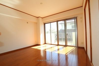 【居間・リビング】 | グランブルーアサカワ | ゆったり過ごせるリビングです
202号室　2021年10月14日撮影