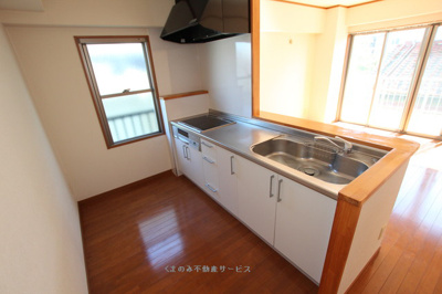 【キッチン】 | グランブルーアサカワ | コンパクトなキッチンで掃除もラクラク
202号室　2021年10月14日撮影