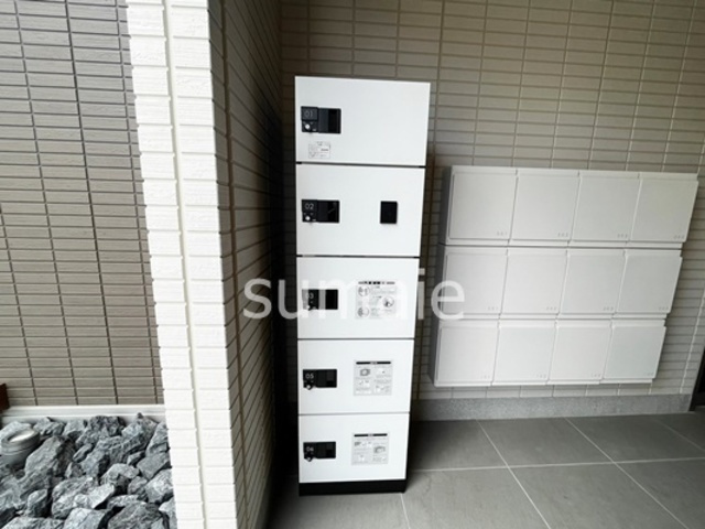 ウィスタリア・オクトのロビー|宅配ボックスあります