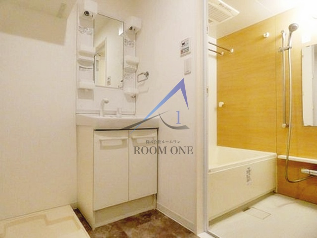 Ｒｉｓｉｎｇ　ｐｌａｃｅ浅草五番館の洗面所|洗面台です。