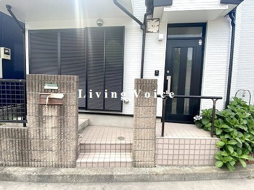 【エントランス】 | 【仲介手数料０円】茅ヶ崎市室田2丁目　中古一戸建て | 茅ヶ崎市室田2丁目　中古一戸建て