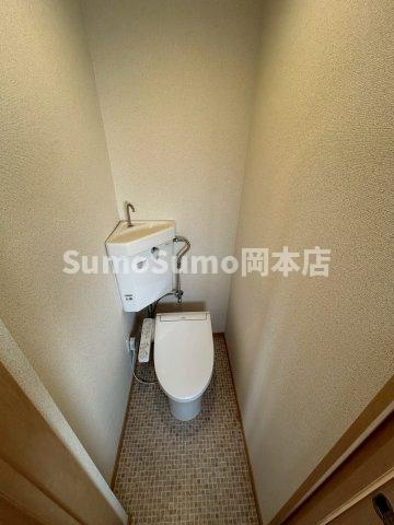 プレミール神戸本庄町のトイレ|落ち着いた色調のトイレです