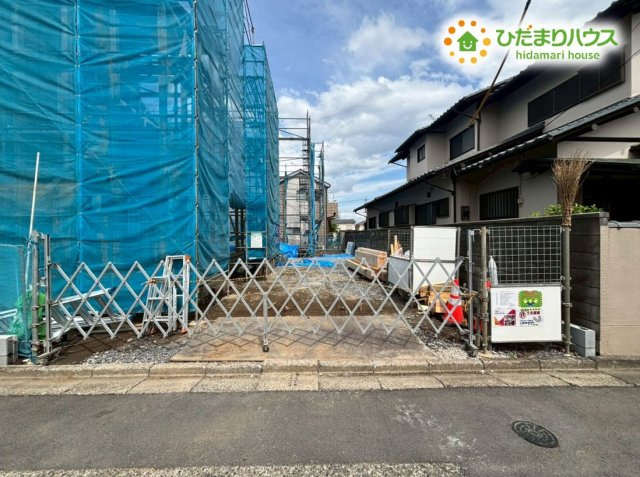 東松山市松葉町　新築一戸建て　リーブルガーデン　01の駐車場