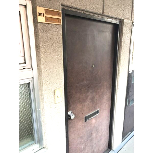 シャトーピネールの玄関