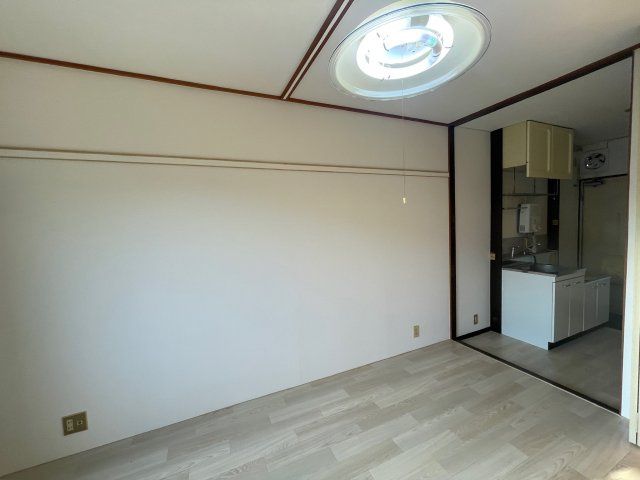 サンシティ八雲の洋室