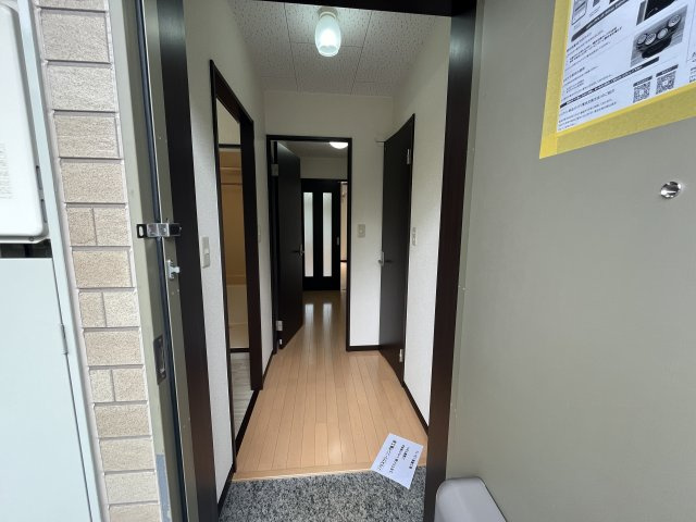 アンプルールクラージュアミティエの玄関