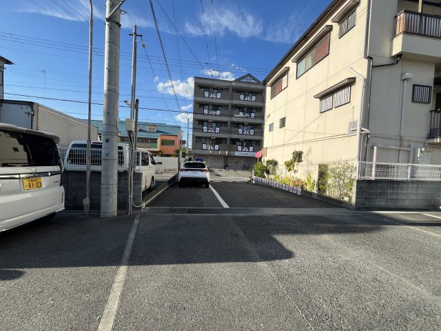 アンプルールクラージュアミティエの周辺