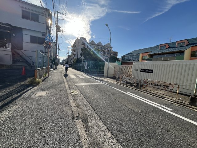 アンプルールクラージュアミティエの周辺
