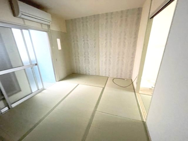 ミズイロハイ ツの和室