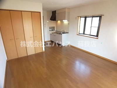 【居間・リビング】 | ピースコート | ゆったり過ごせるリビングです