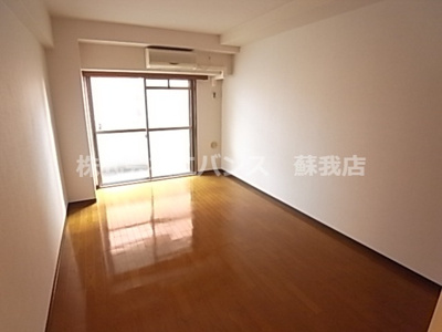 【居間・リビング】 | サングリーン新宿 | ゆったりとしたリビングです