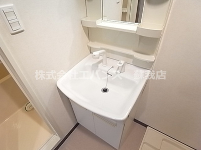 【洗面所】 | サングリーン新宿 | スペースが確保できる洗面所です