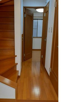 【玄関】 | 高田一丁目一戸建 | シンプルで使いやすい玄関です