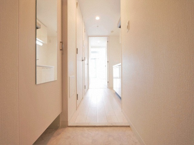 エスリード弁天町グランツの玄関