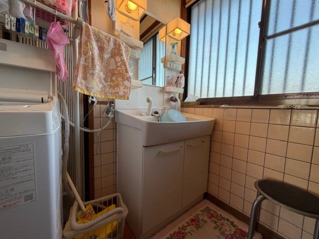 都城市山田町中霧島の中古一戸建の独立洗面台