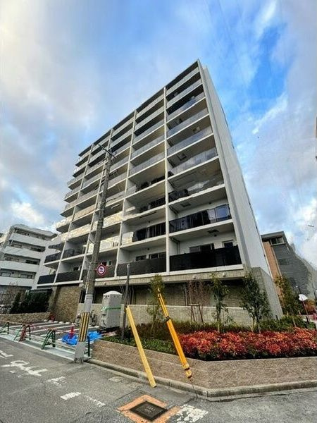 THE　MUTUAL　江坂の外観