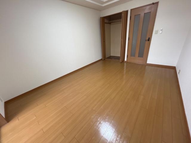 アーバンヒルズの寝室|洋室