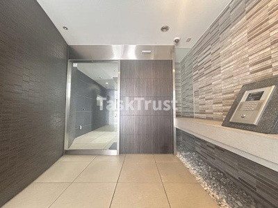 【エントランス】 | ロイヤルレジデンス北梅田