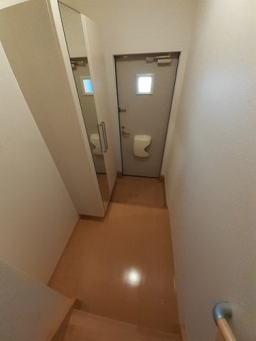 サン・グレイスの玄関|収納もある玄関です