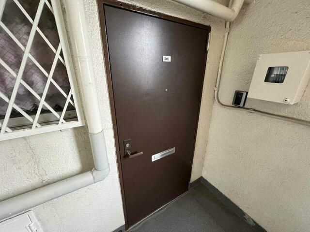 コーポ橘の玄関