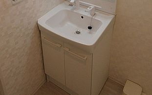 【独立洗面台】 | アイル プレミアム文京六義園 | 独立洗面化粧台が付いています