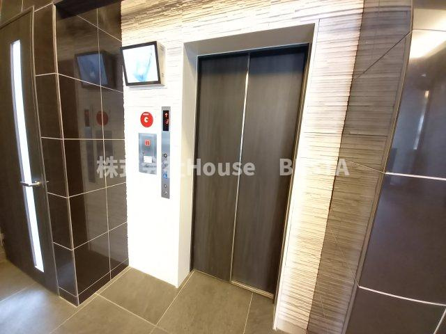 エスリード神戸ハーバーテラスのロビー