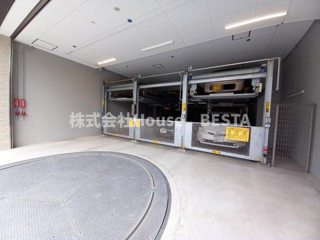 エスリード神戸ハーバーテラスの駐車場