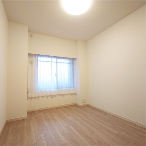 ビーコンヒル能見台ウエストヒルＡ館の洋室