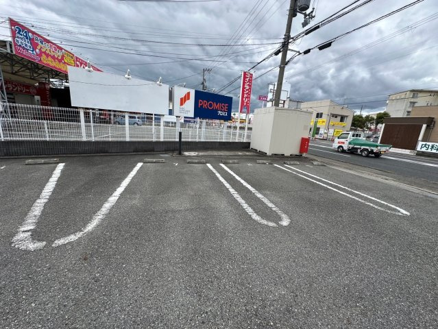 アクロポリスⅤの駐車場