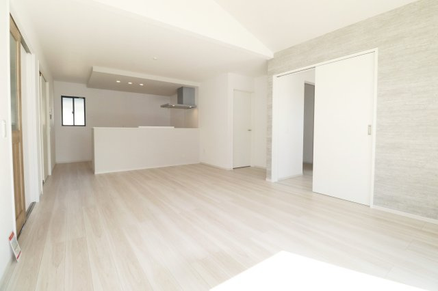 二本松市油井字大窪　　　  ２号棟　　油井小学校、安達中学区　の居間・リビング