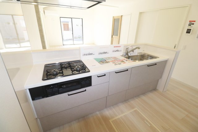 二本松市油井字大窪　　　  ２号棟　　油井小学校、安達中学区　のキッチン