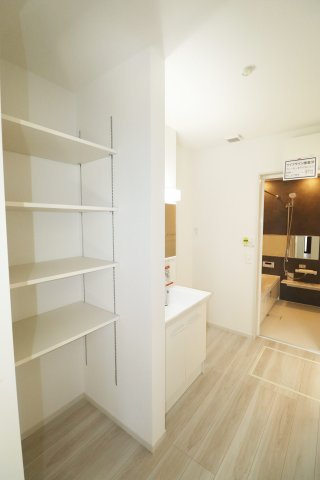 二本松市油井字大窪　　　  ２号棟　　油井小学校、安達中学区　の洗面所