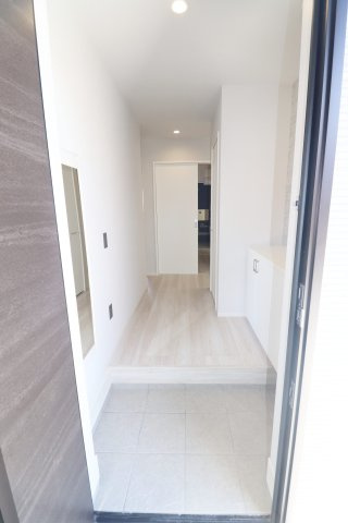 二本松市油井字大窪　　　  ２号棟　　油井小学校、安達中学区　の玄関