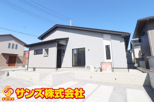 二本松市油井字大窪　　　  ２号棟　　油井小学校、安達中学区　の外観|南東側から見た外観♪