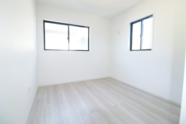 二本松市油井字大窪　　　  ２号棟　　油井小学校、安達中学区　の洋室|洋室　5.2帖