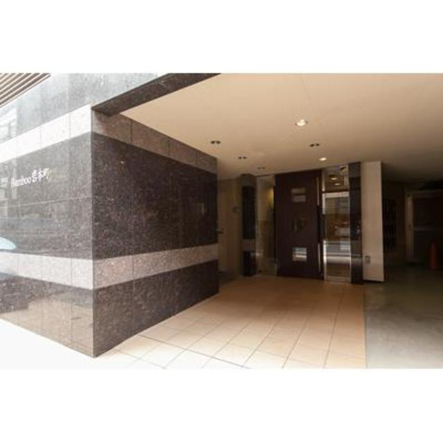 バンブー岩本町のエントランス|ゆとりのあるエントランスです