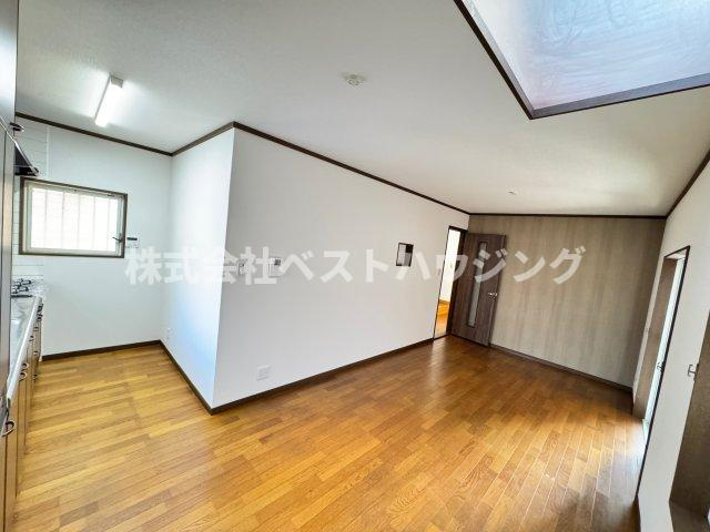 【居間・リビング】 | 荒井町東本町貸家 | LDK12.5帖