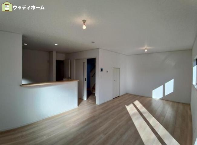 越谷市千間台西第7　新築一戸建ての居間・リビング
