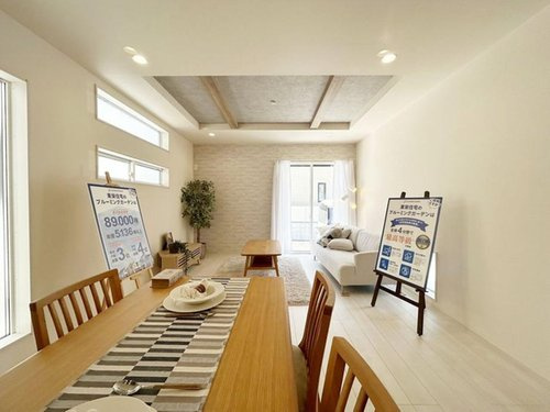 浜甲子園2丁目新築戸建　1号棟の居間・リビング
