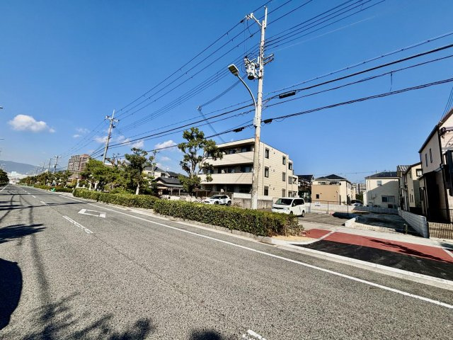 浜甲子園2丁目新築戸建　1号棟の前面道路含む現地写真