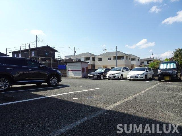 ベネッセ米野の駐車場