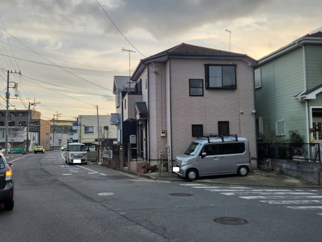 【前面道路含む現地写真】 | 茅ヶ崎市室田２丁目リフォーム済中古戸建て