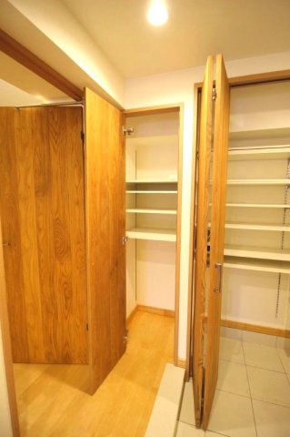 マンション第2多摩川苑の収納|玄関収納