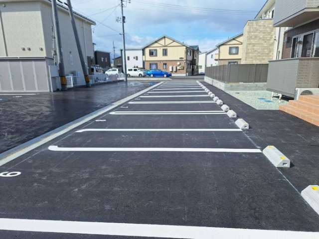 ラブリエＳＵＮ　Ⅱの駐車場