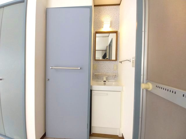 江戸川区一之江３丁目のアパートの独立洗面台