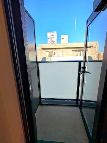 Vスタイル入谷の設備|12F、5.6帖洋室のバルコニー
