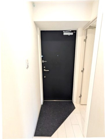 Vスタイル入谷の設備|ディンプルキーのダブルロックセキュリティ、人感センサー付玄関ライト