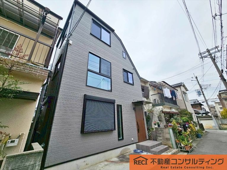西宮市小松町1丁目　中古戸建の前面道路含む現地写真
