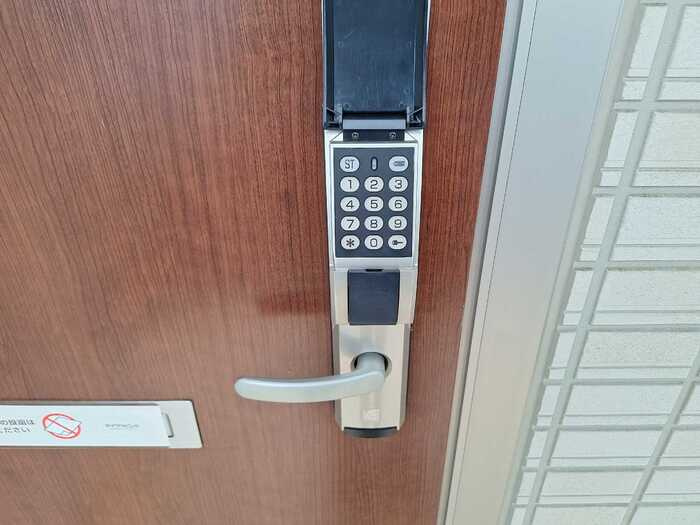 ミクスト　Ｂの玄関